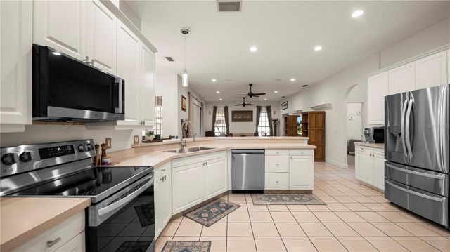 318 HAMILTON SHORES DRIVE NE, Winter Haven, FL 33881