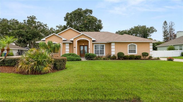 318 HAMILTON SHORES DRIVE NE, Winter Haven, FL 33881