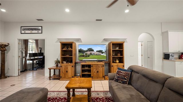 318 HAMILTON SHORES DRIVE NE, Winter Haven, FL 33881