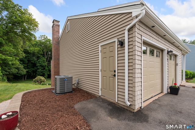239 Little Brook Drive, Newington, CT 06111
