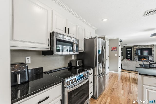239 Little Brook Drive, Newington, CT 06111