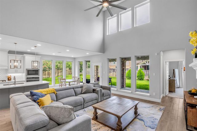 149 S Carson Cub Court, Montgomery, TX 77316