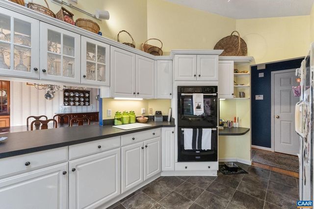 669 JAMES RIVER RD, Scottsville, VA 24590