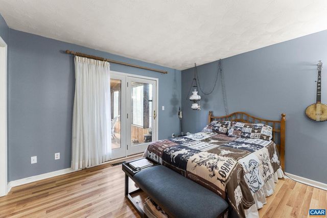 669 JAMES RIVER RD, Scottsville, VA 24590