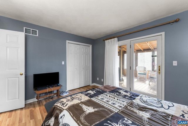 669 JAMES RIVER RD, Scottsville, VA 24590