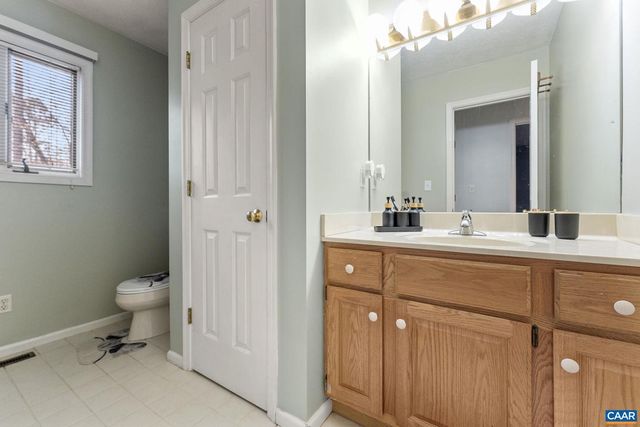 669 JAMES RIVER RD, Scottsville, VA 24590