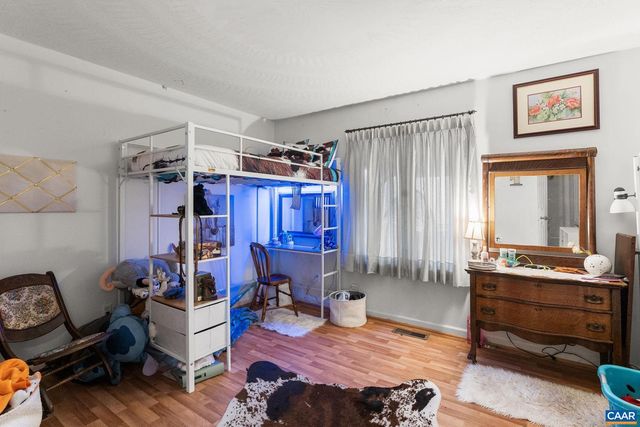 669 JAMES RIVER RD, Scottsville, VA 24590