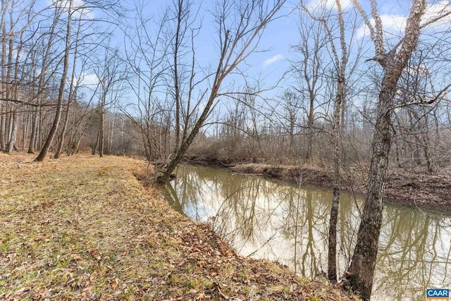 669 JAMES RIVER RD, Scottsville, VA 24590