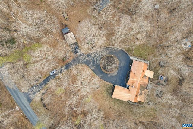 669 JAMES RIVER RD, Scottsville, VA 24590