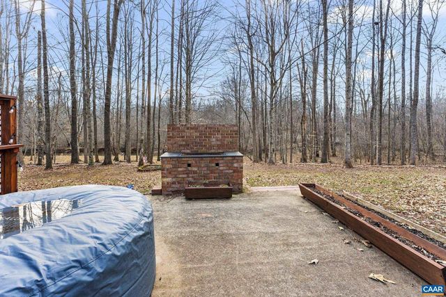 669 JAMES RIVER RD, Scottsville, VA 24590