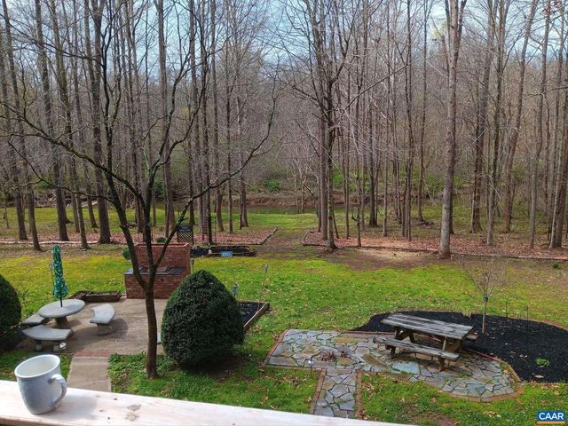669 JAMES RIVER RD, Scottsville, VA 24590