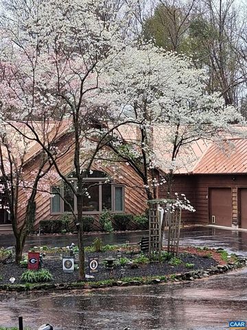 669 JAMES RIVER RD, Scottsville, VA 24590