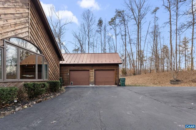 669 JAMES RIVER RD, Scottsville, VA 24590