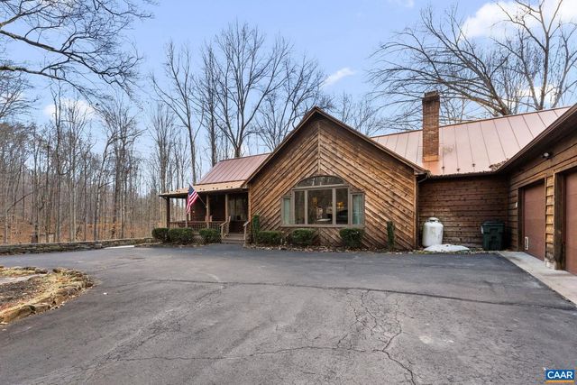 669 JAMES RIVER RD, Scottsville, VA 24590