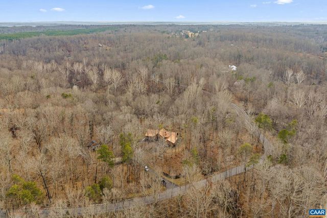 669 JAMES RIVER RD, Scottsville, VA 24590