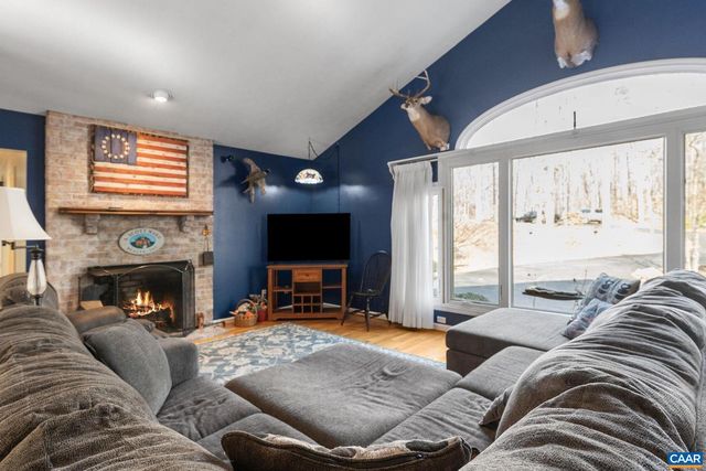 669 JAMES RIVER RD, Scottsville, VA 24590