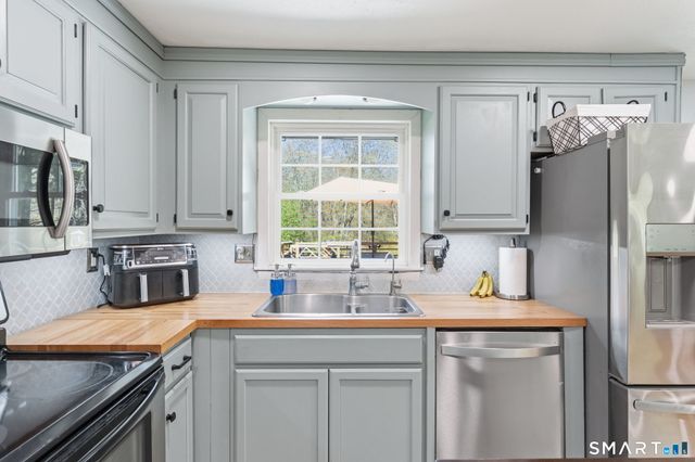 523 Essex Road, Westbrook, CT 06498