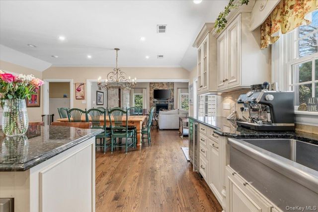 2 Memas Court, Dix Hills, NY 11746