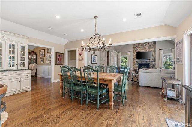 2 Memas Court, Dix Hills, NY 11746