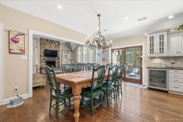 2 Memas Court, Dix Hills, NY 11746