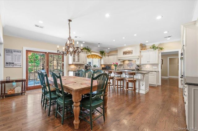 2 Memas Court, Dix Hills, NY 11746