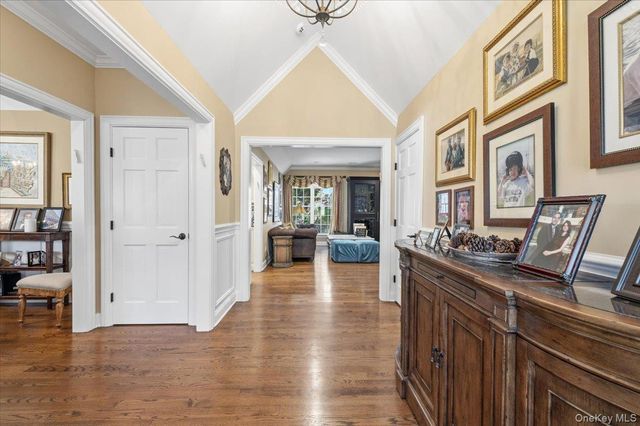2 Memas Court, Dix Hills, NY 11746