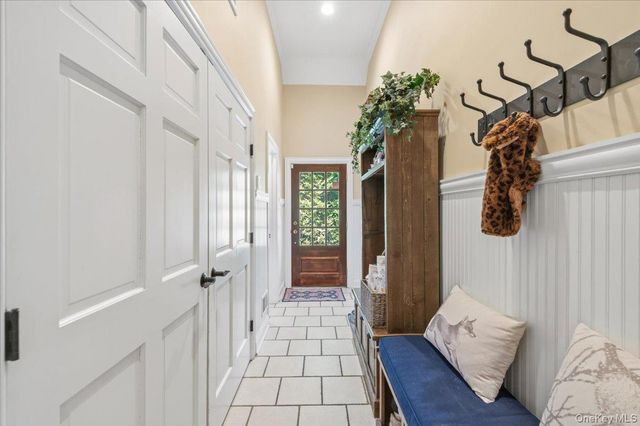 2 Memas Court, Dix Hills, NY 11746