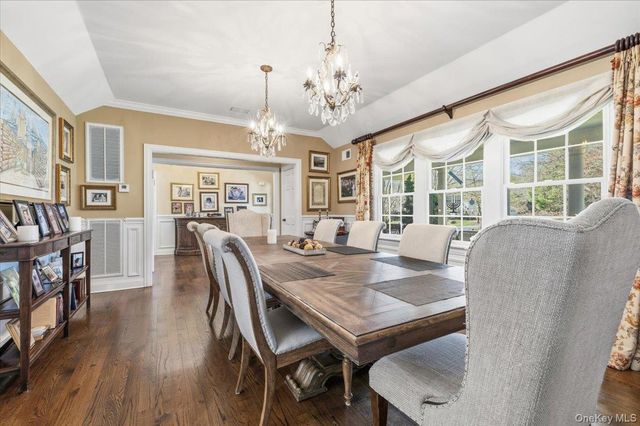 2 Memas Court, Dix Hills, NY 11746