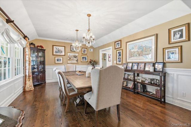 2 Memas Court, Dix Hills, NY 11746