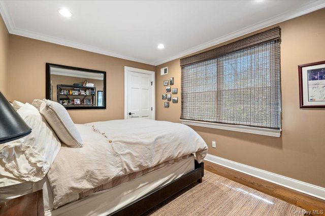 2 Memas Court, Dix Hills, NY 11746