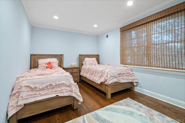 2 Memas Court, Dix Hills, NY 11746