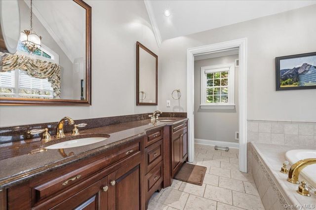 2 Memas Court, Dix Hills, NY 11746