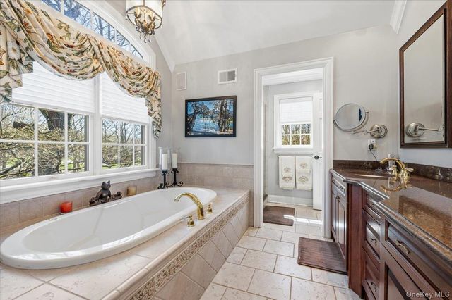 2 Memas Court, Dix Hills, NY 11746