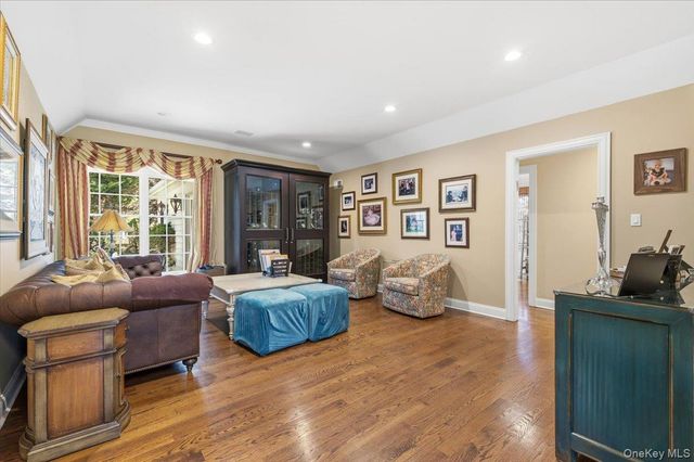 2 Memas Court, Dix Hills, NY 11746