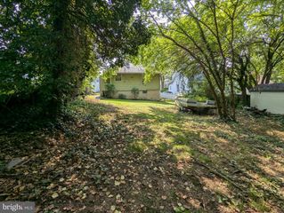 48 S CLINTON, Maple Shade, NJ 08052