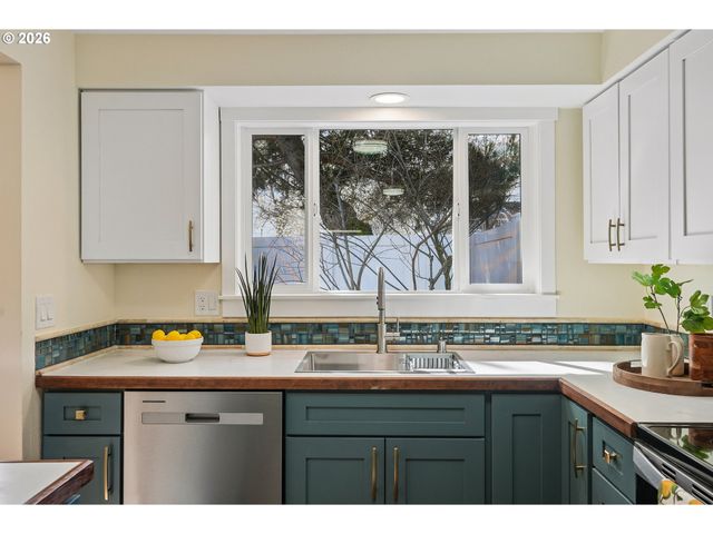 13410 Se MCGILLIVRAY Blvd, Vancouver, WA 98683