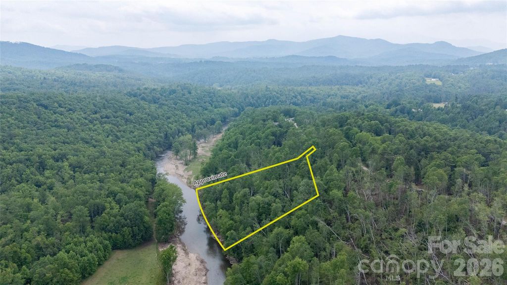 000 Vaughn Road, Spruce Pine, NC 28777
