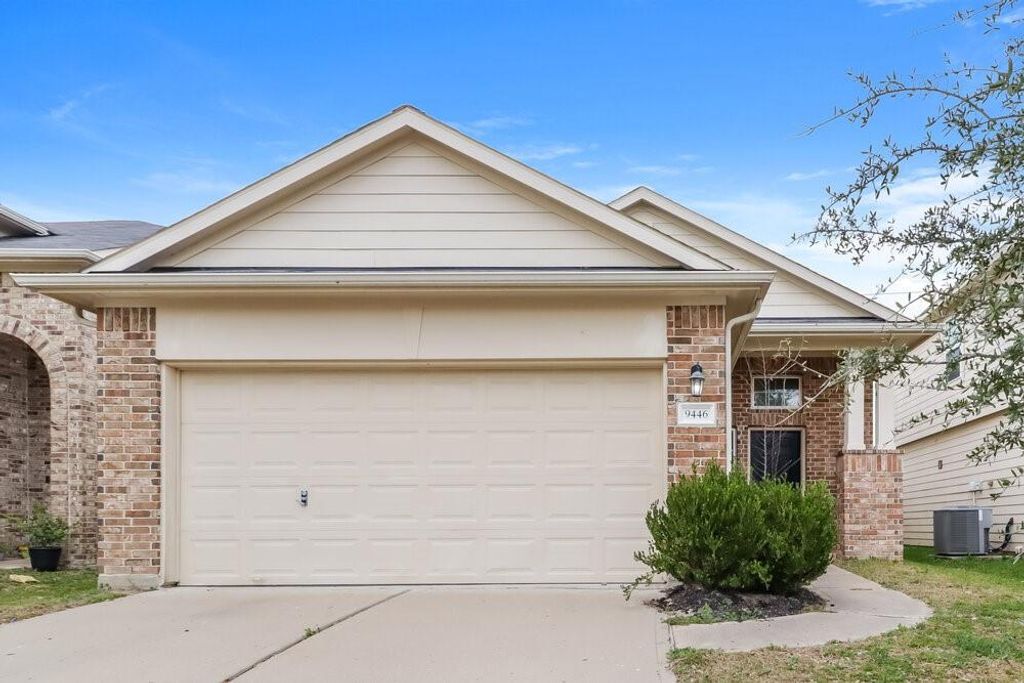 9446 Green Mills Drive, Houston, TX 77070