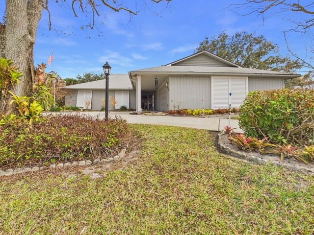 1070 47th Avenue SW, Vero Beach, FL 32968