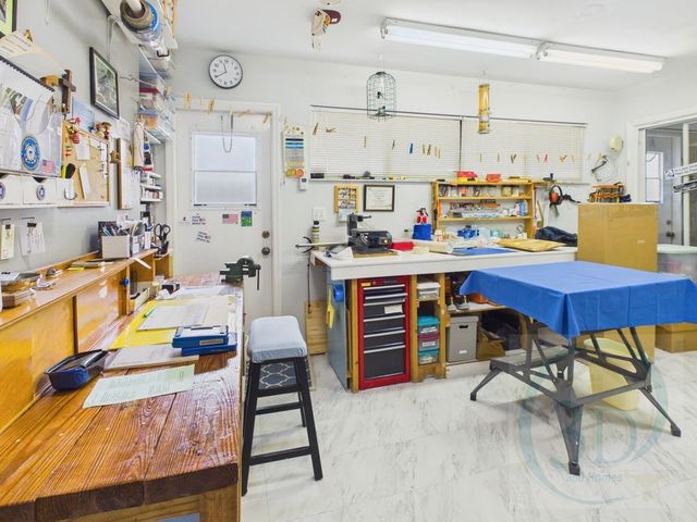 1070 47th Avenue SW, Vero Beach, FL 32968