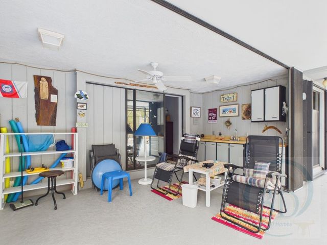 1070 47th Avenue SW, Vero Beach, FL 32968