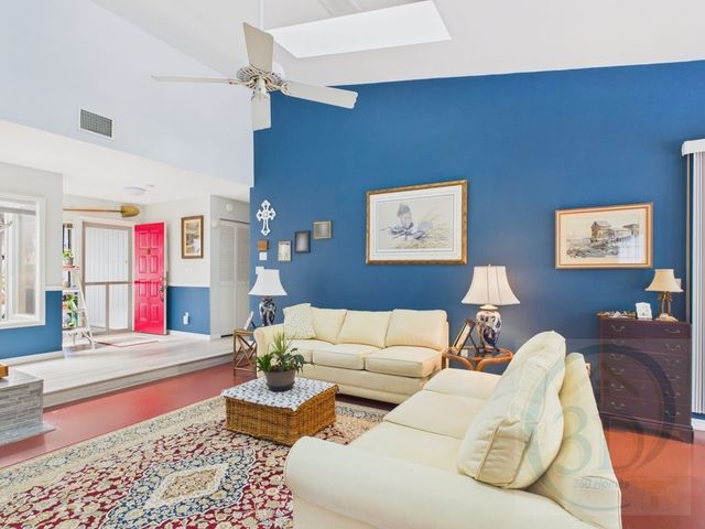 1070 47th Avenue SW, Vero Beach, FL 32968