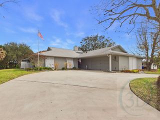 1070 47th Avenue SW, Vero Beach, FL 32968