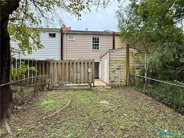 405 Roxana Rd, Highland Springs, VA 23075
