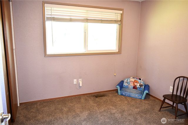 8611 Vistarama Avenue, Everett, WA 98208