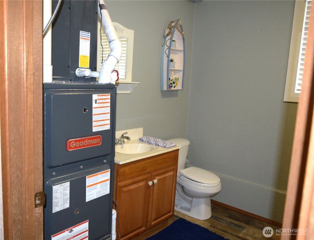 8611 Vistarama Avenue, Everett, WA 98208