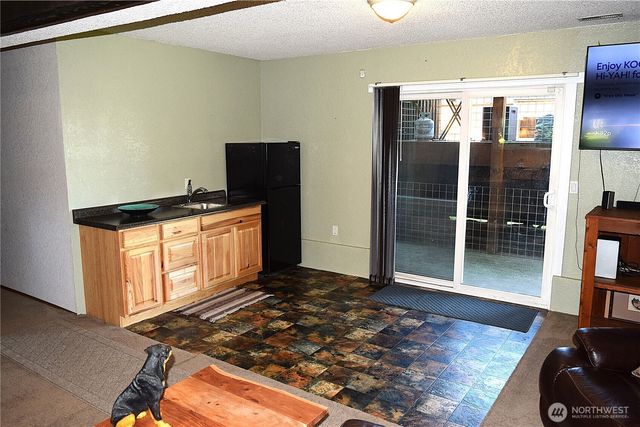 8611 Vistarama Avenue, Everett, WA 98208