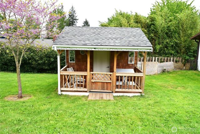 8611 Vistarama Avenue, Everett, WA 98208