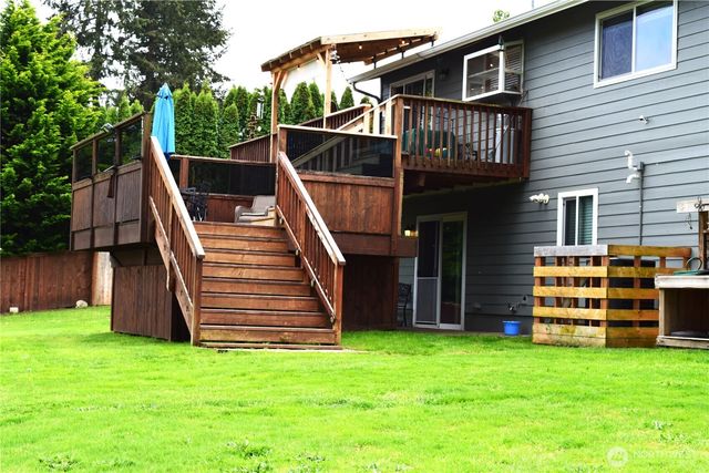 8611 Vistarama Avenue, Everett, WA 98208