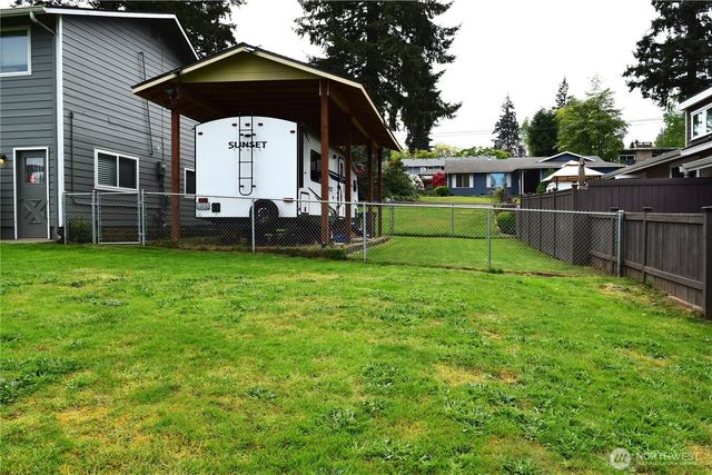 8611 Vistarama Avenue, Everett, WA 98208